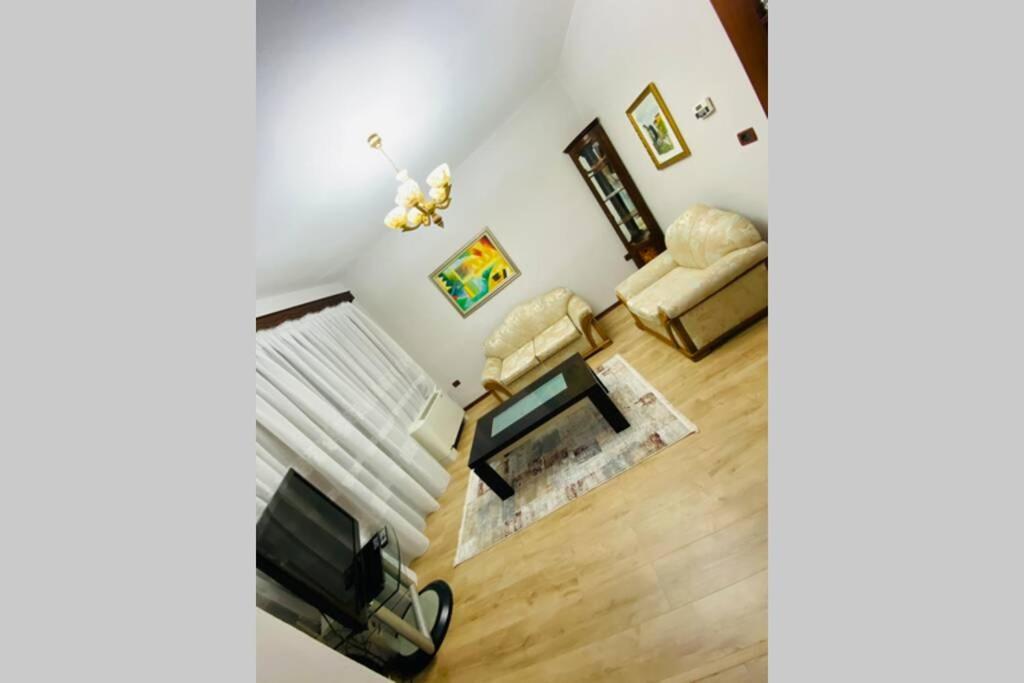Stela'S Apartment Korce Exterior photo
