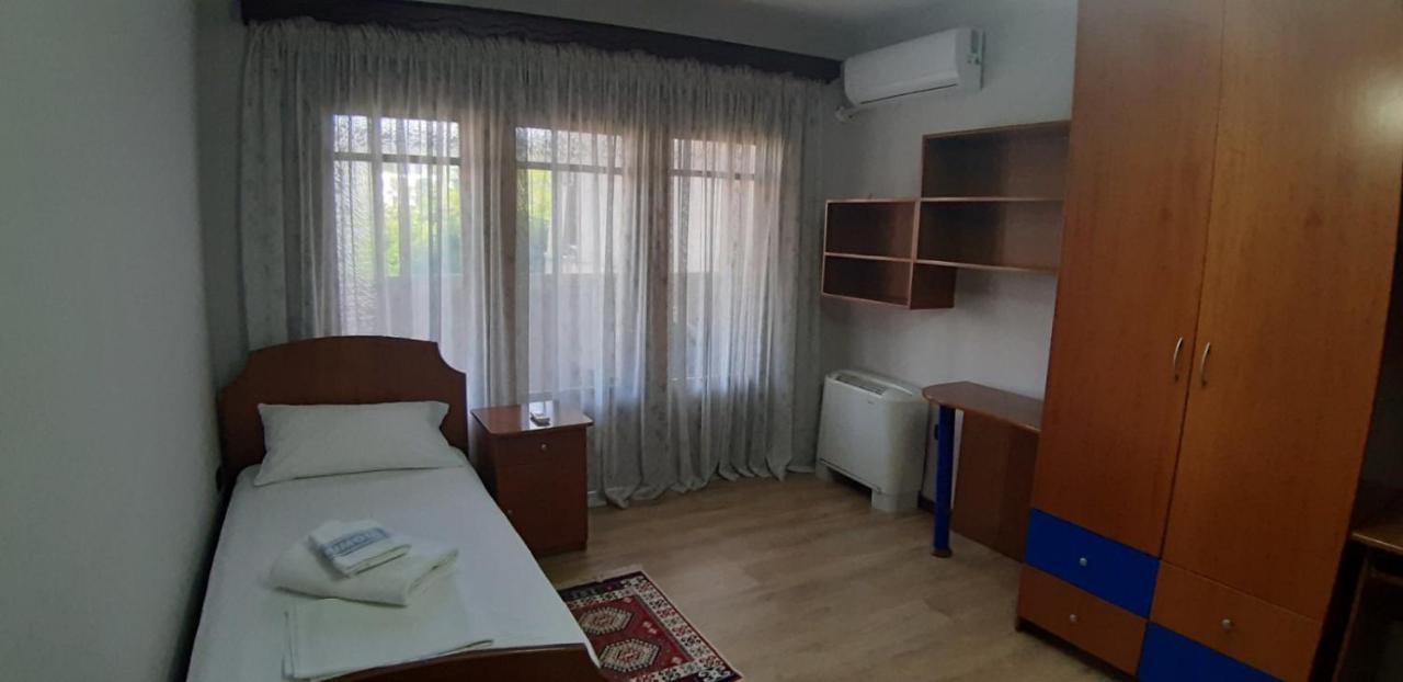 Stela'S Apartment Korce Exterior photo
