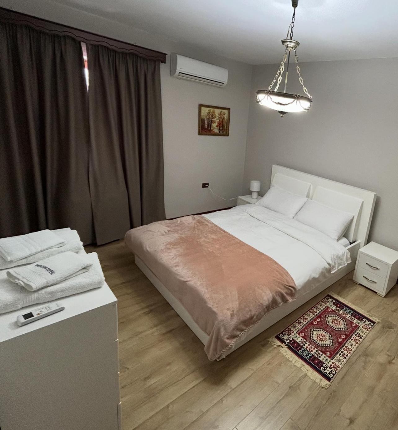 Stela'S Apartment Korce Exterior photo